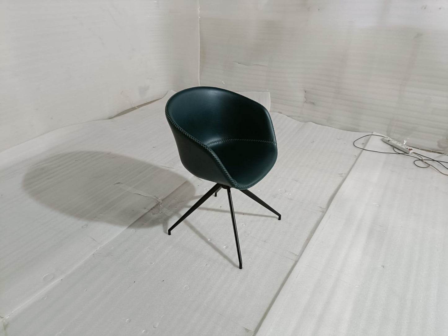 1689B(1) - CHAIR - BLR WH