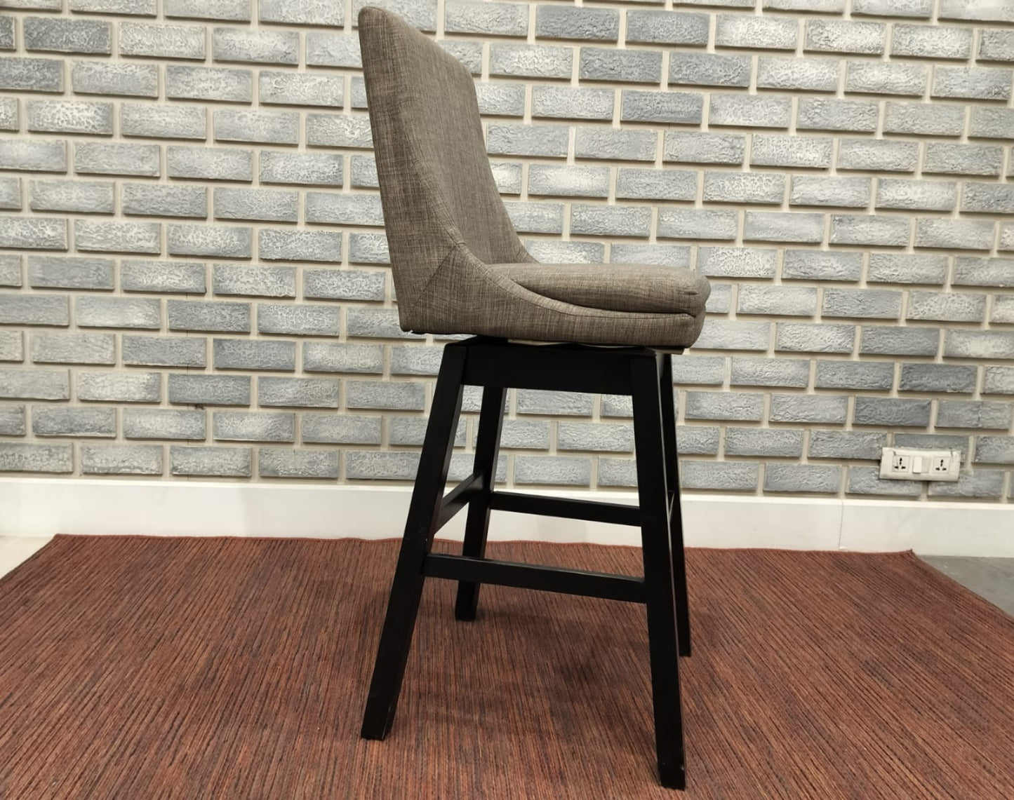 D380-430(1) - BAR STOOL - MUM