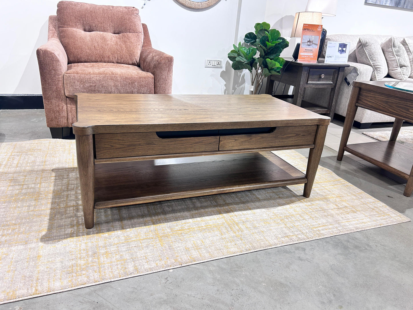 T769-1 - CENTRE TABLE - BWDA