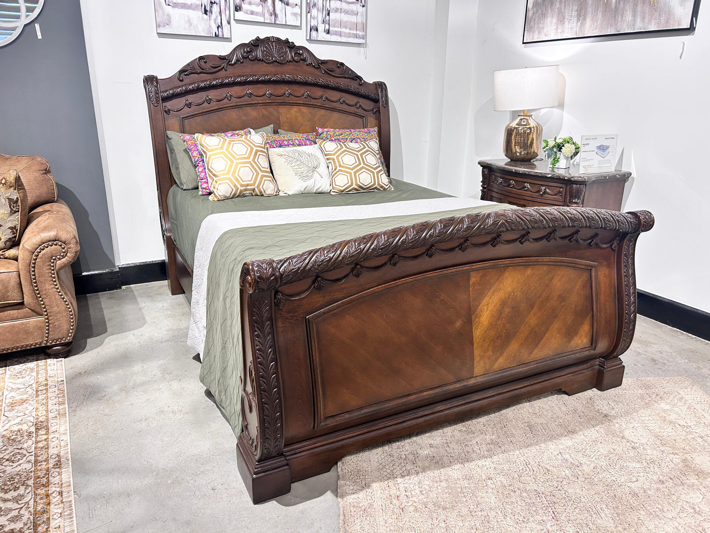 B553-74+75+77 - QUEEN SLEIGH BED - BWDA