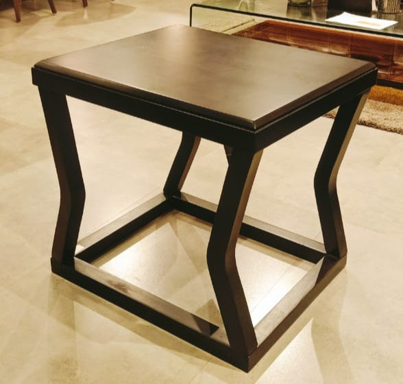 T592-3 - SIDE TABLE - OUTLET