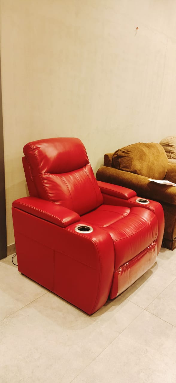 UY111HM(1) - 1 SEATER RECLINER(ELECTRIC) - OUTLET (S52211 - 01/02/2026 - Kulvir Singh - BSK)