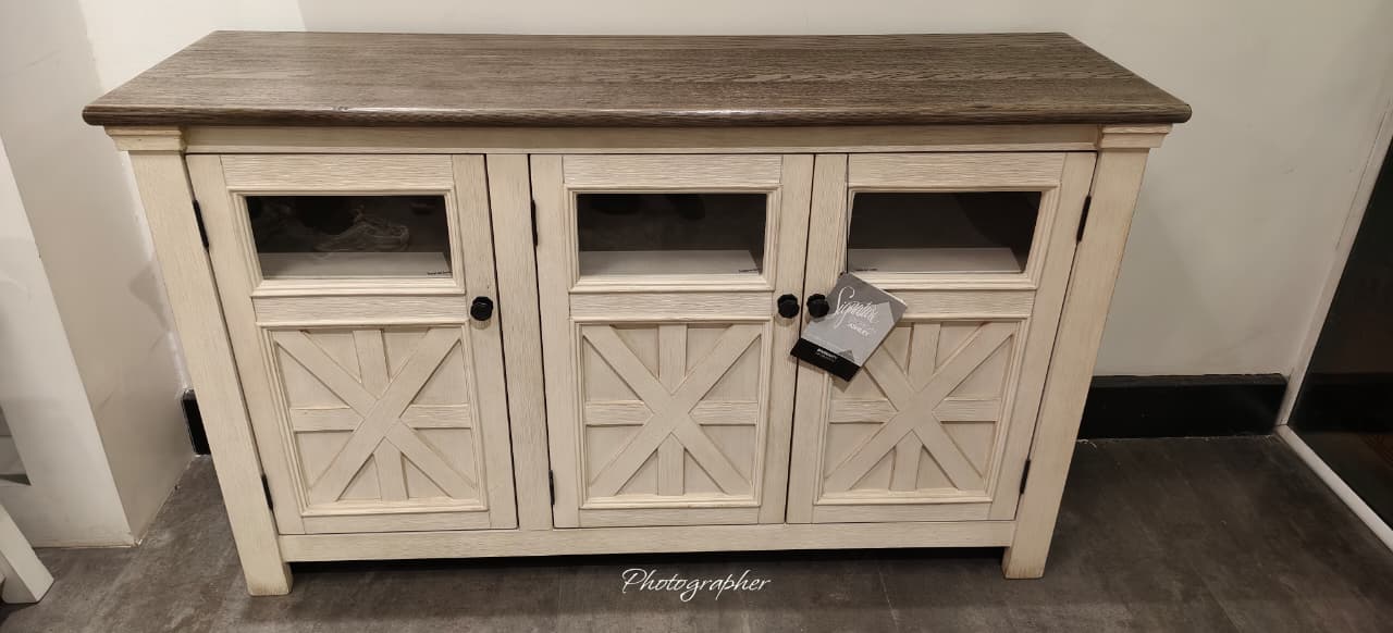W647-38 - TV STAND - MDP
