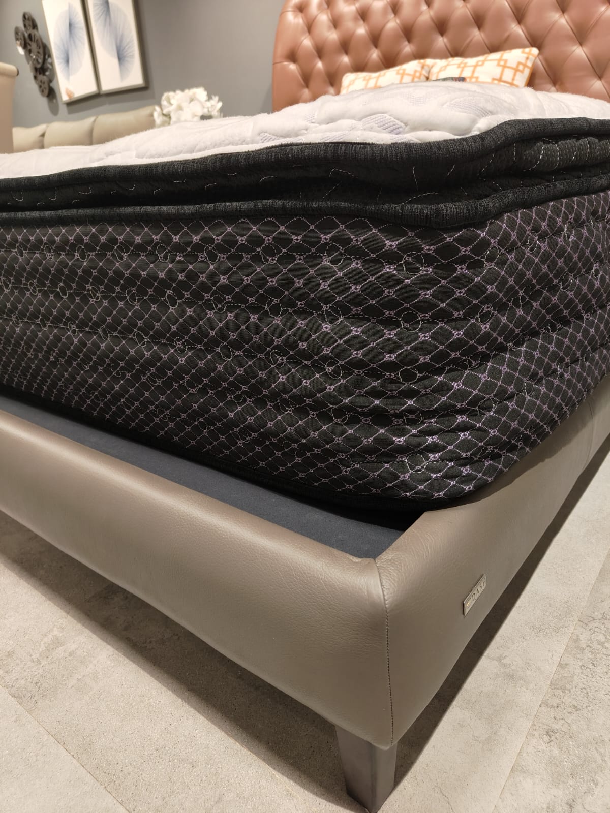 RIO - KING BED - OUTLET