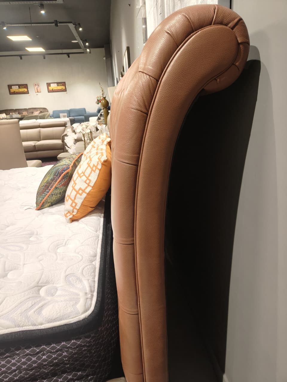 RIO - KING BED - OUTLET