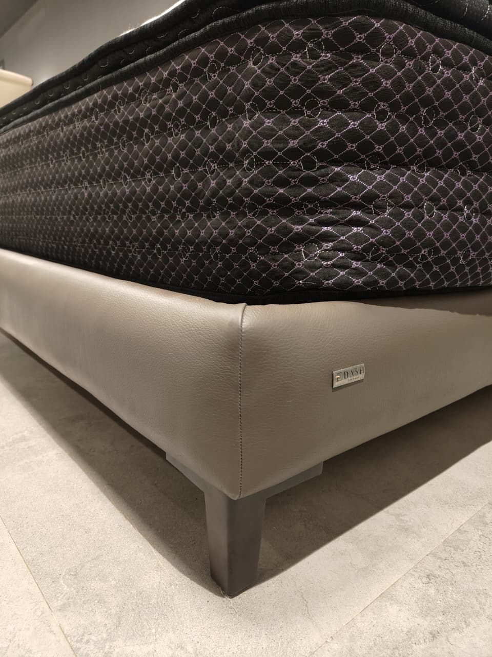 RIO - KING BED - OUTLET