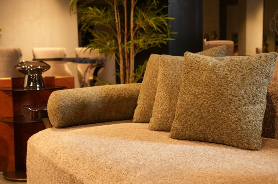 NIYAMA WING - 3 SEATER - HYD DASH(BESPOKE)