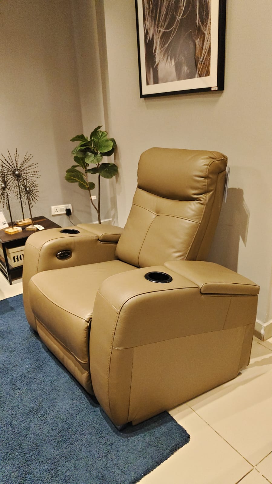 3374(1) - 1 SEATER RECLINER(ELECTRIC) - HYD WH