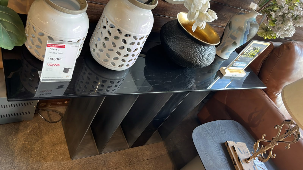 DT896-1 - CONSOLE TABLE - WFD(DGD)