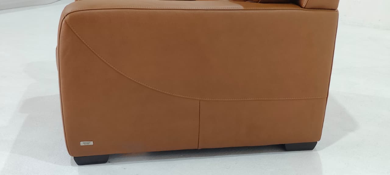 C241-003-A0(2) - ARM CHAIR - BLR WH