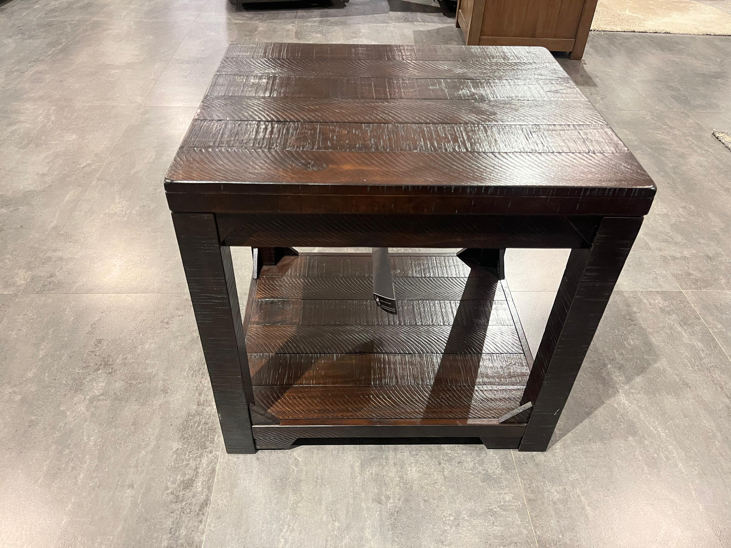 T745-3 - SIDE TABLE - NAR