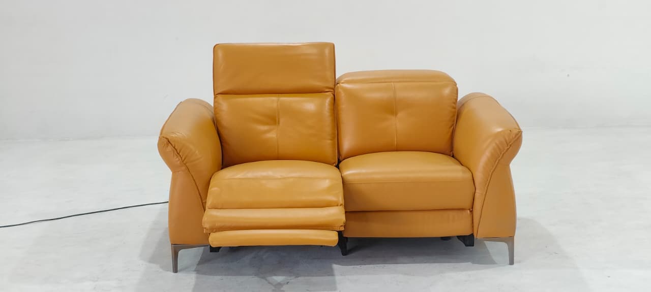 KM.5057(1) - 2 SEATER RECLINER(ELECTRIC) - OUTLET