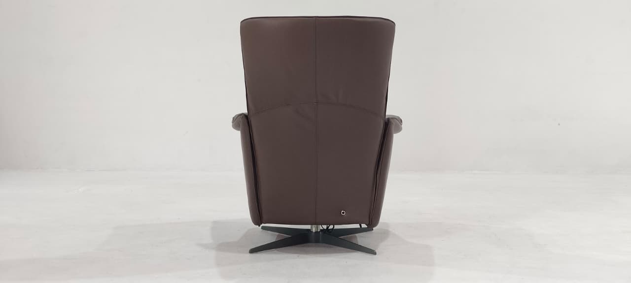 C243-F44-10 - ARM CHAIR - BLR WH