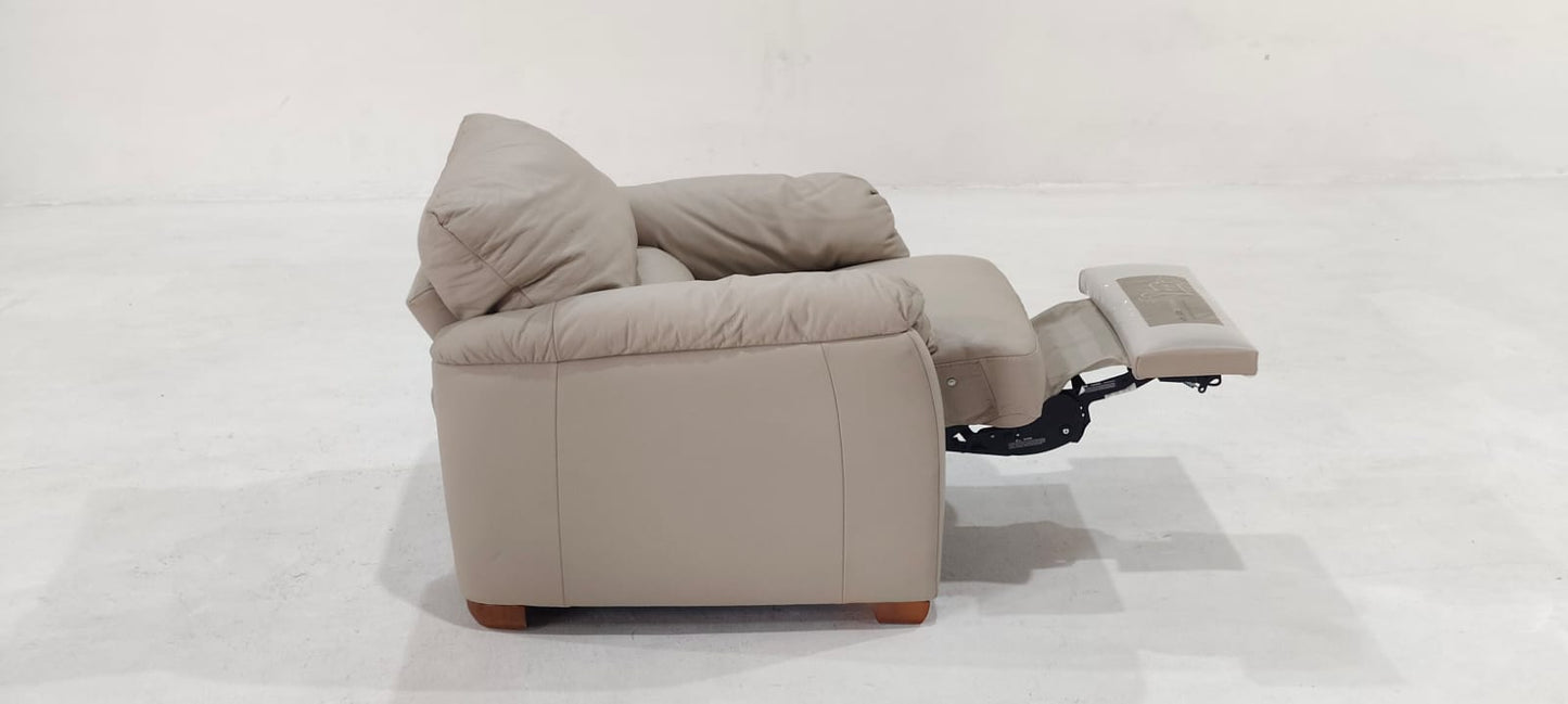 B693-154-A0(2) - 1 SEATER RECLINER(ELECTRIC) - BLR WH