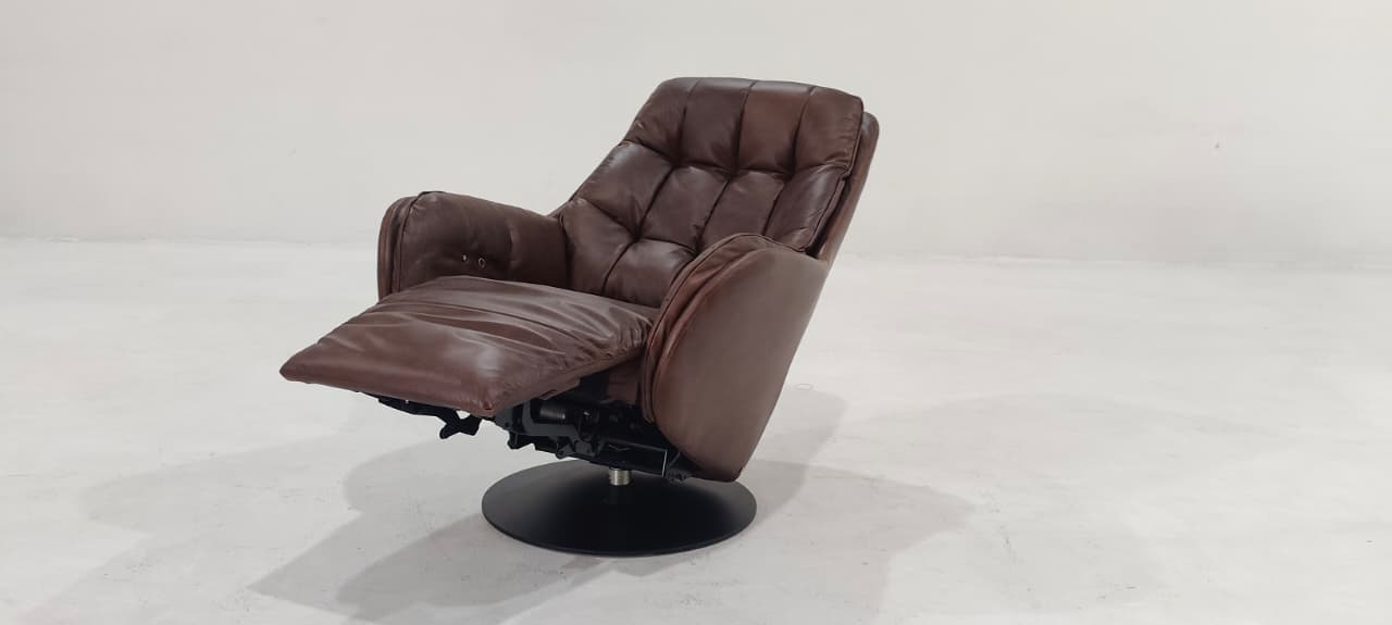 C244-F45-14 - ARM CHAIR - BLR WH