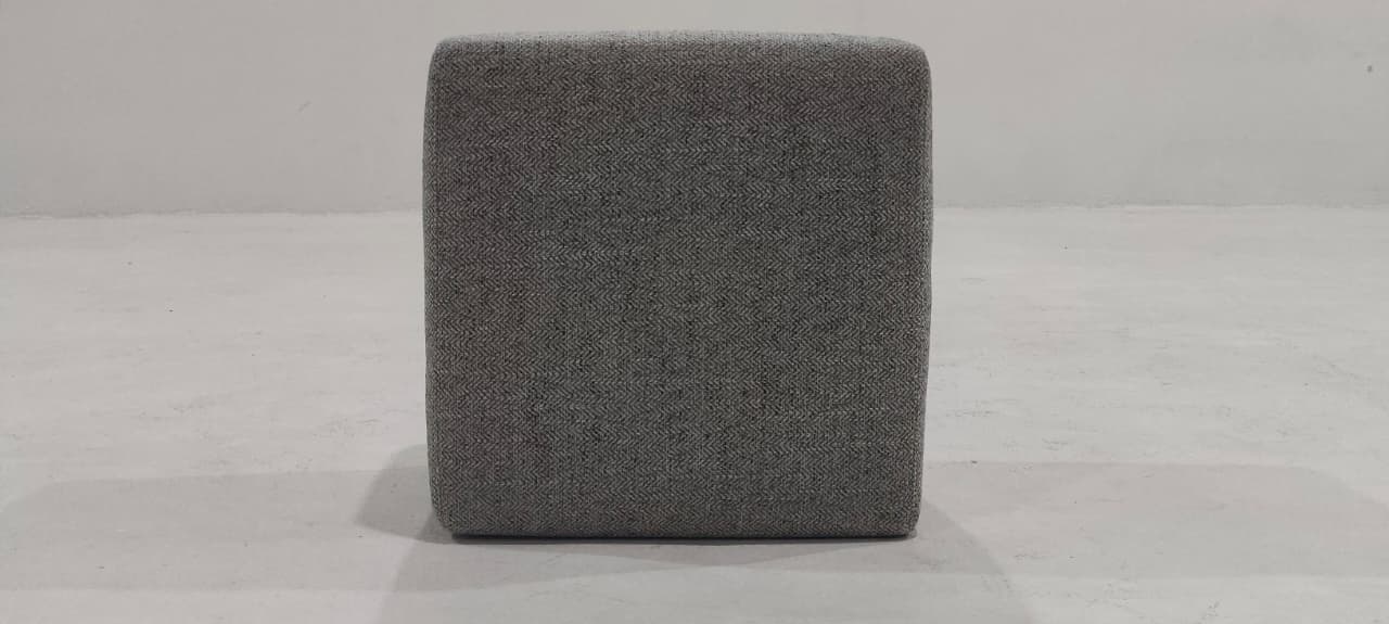 A921-615-78(3) - OTTOMAN - BLR WH