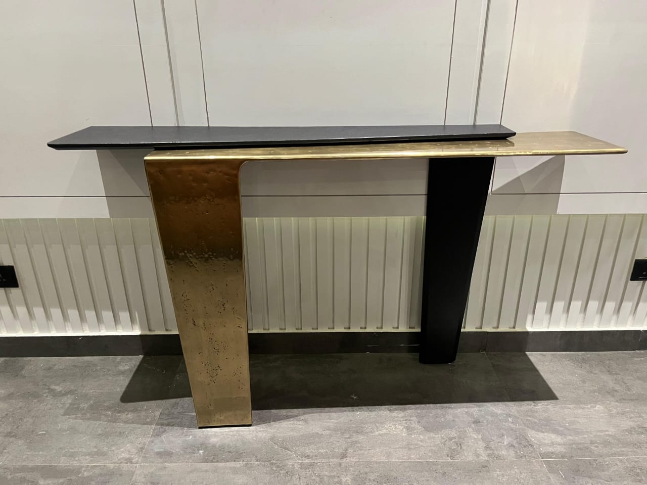 ST344 - CONSOLE TABLE - NAR