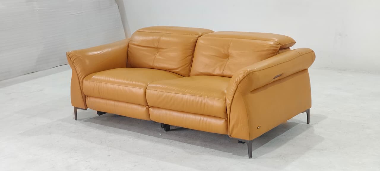 KM.5057 - 3 SEATER RECLINER(ELECTRIC) - OUTLET