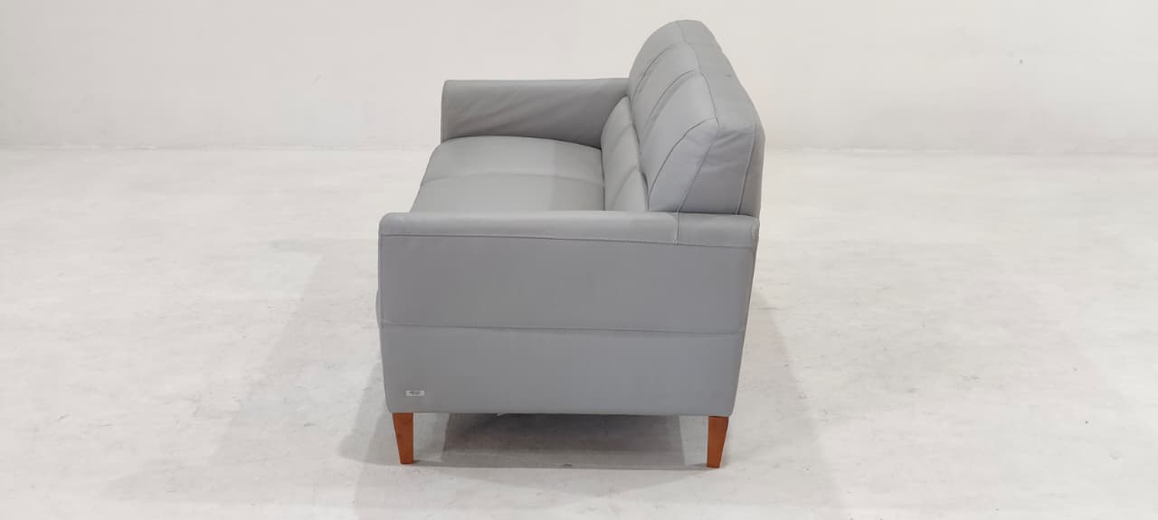 C131-064-A0D3(1) - 3 SEATER - BLR WH