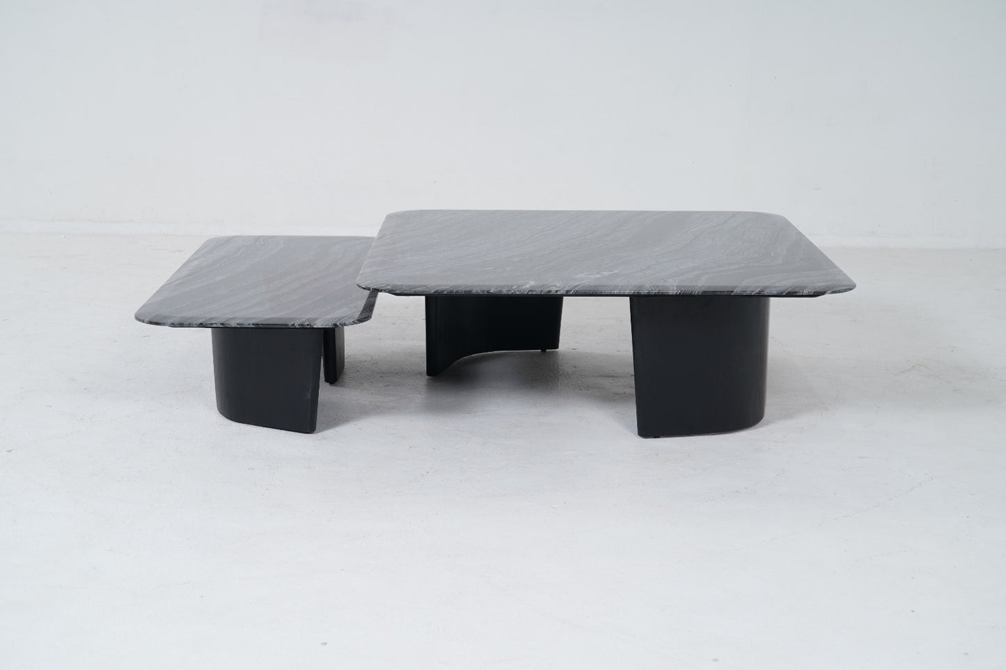 672(2) - COFFEE TABLE - BLR WH