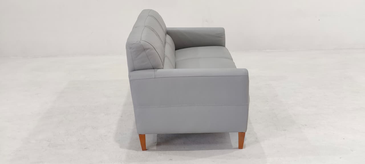 C131-064-A0D3(1) - 3 SEATER - BLR WH