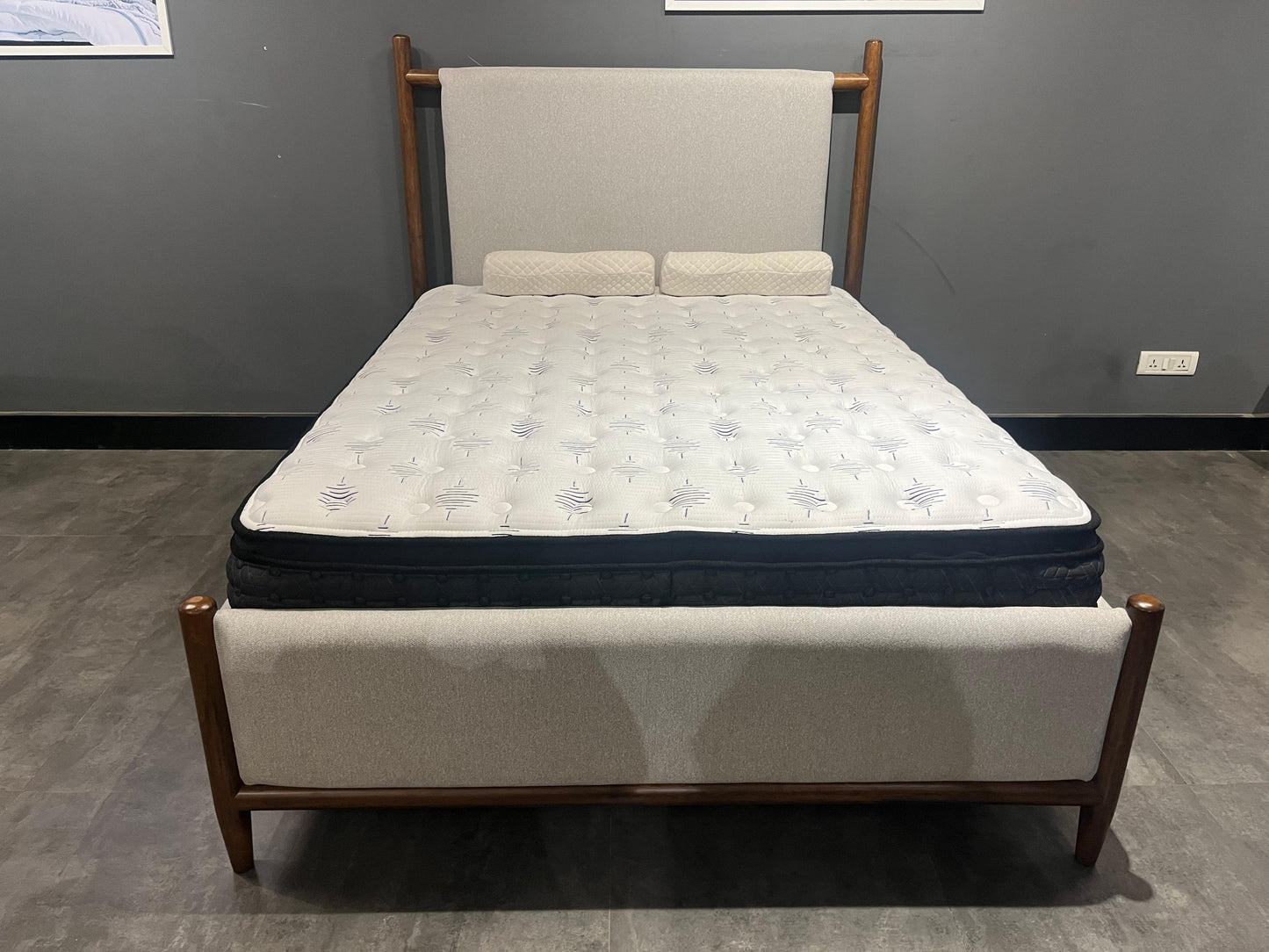 B615-81W1+97W1(2) - QUEEN PANEL BED - NAR