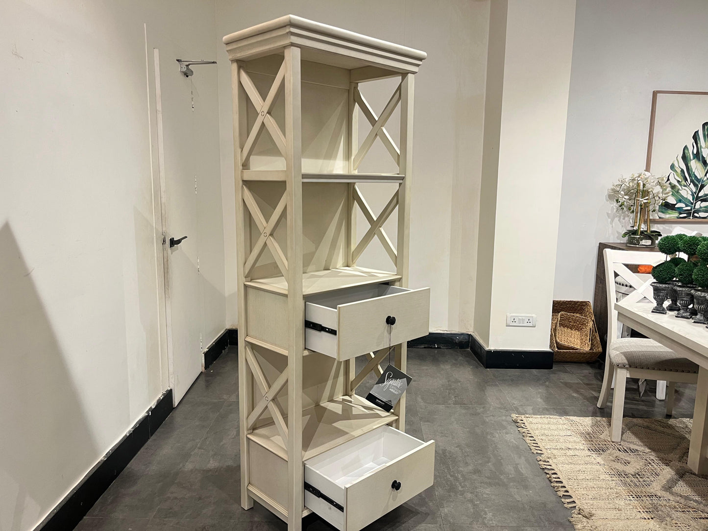 D647-76 - DISPLAY CABINET - NAR