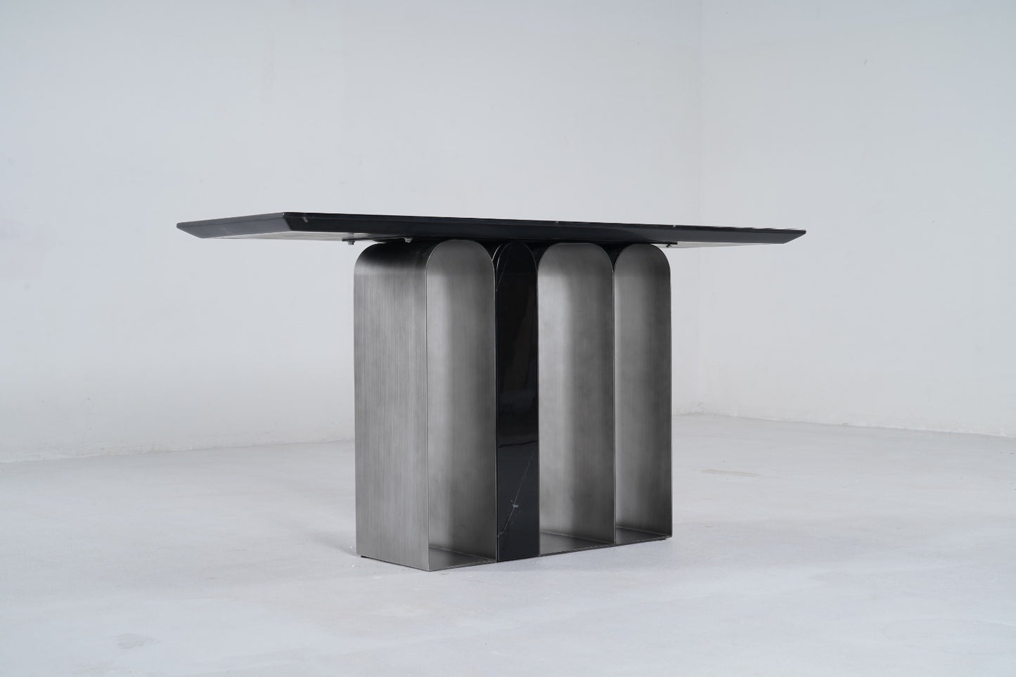 DT896-1(1) - CONSOLE TABLE - OUTLET