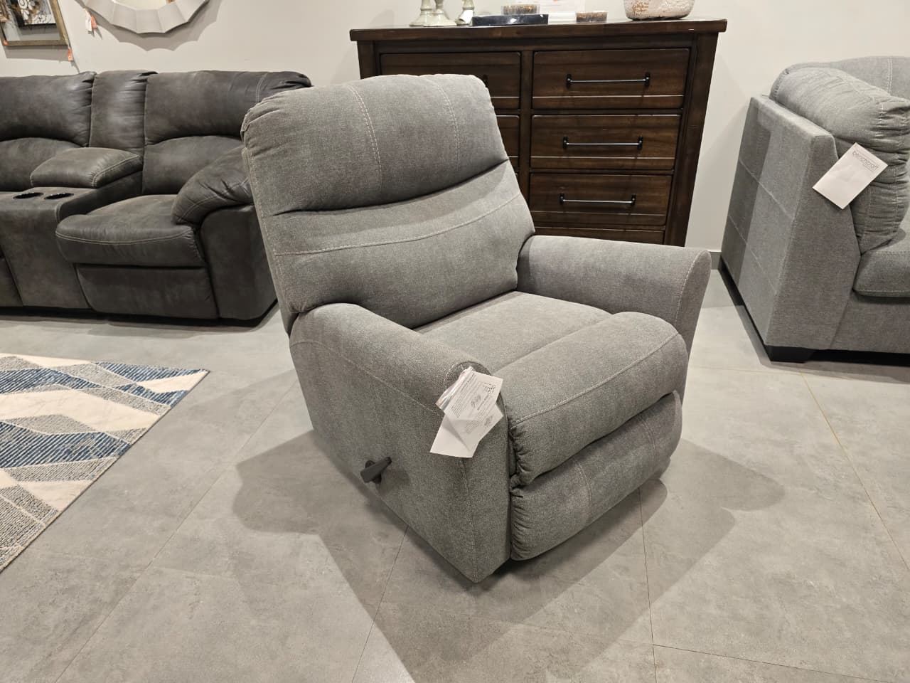 5530525 - 1 SEATER RECLINER(MANUAL) - OUTLET