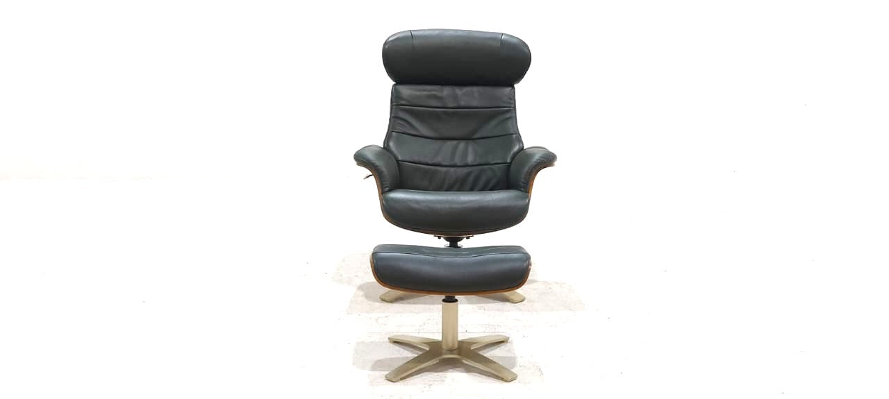 A928(3) - CHAIR+OTTOMAN - BLR WH
