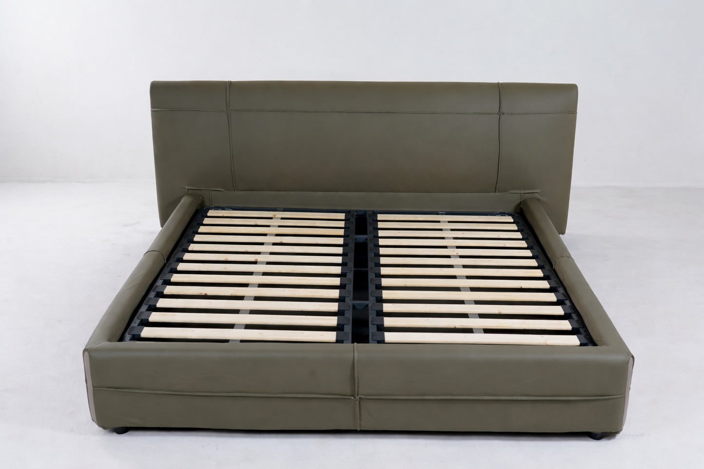 A2092(2) - BED - BLR WH