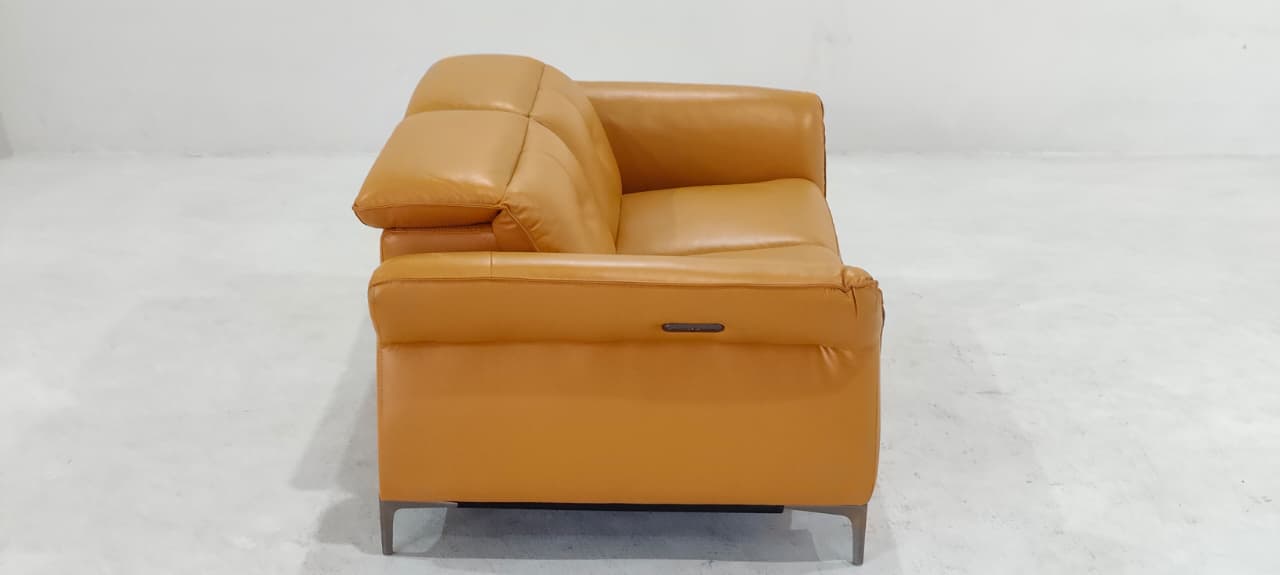 KM.5057(1) - 2 SEATER RECLINER(ELECTRIC) - OUTLET