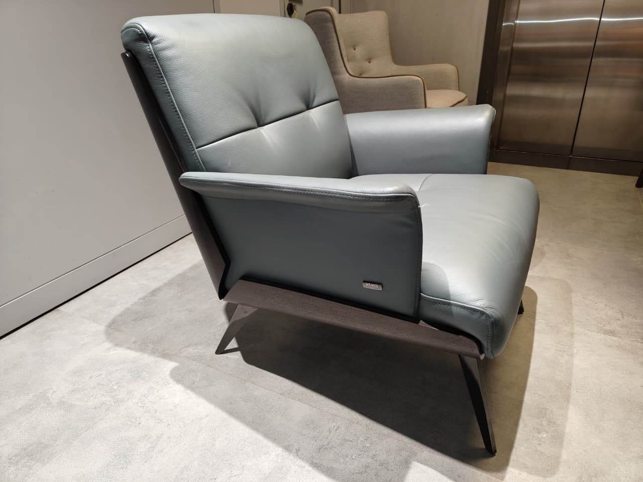 A052(2) - ACCENT CHAIR - IND