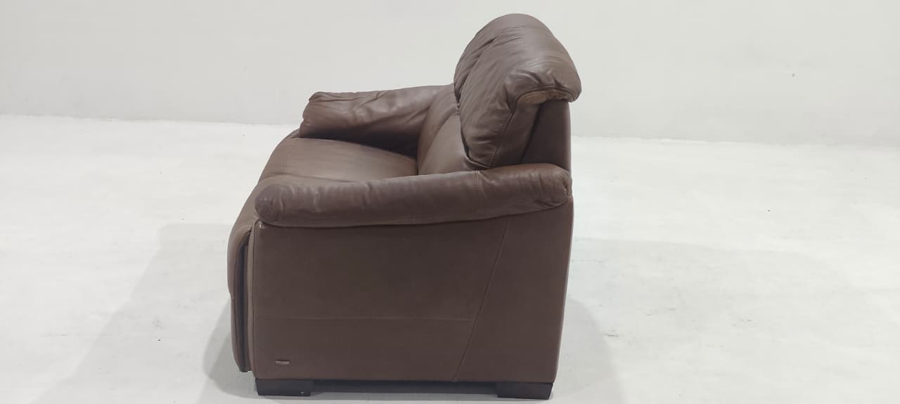 C063-005-30 - 2 SEATER - BLR WH