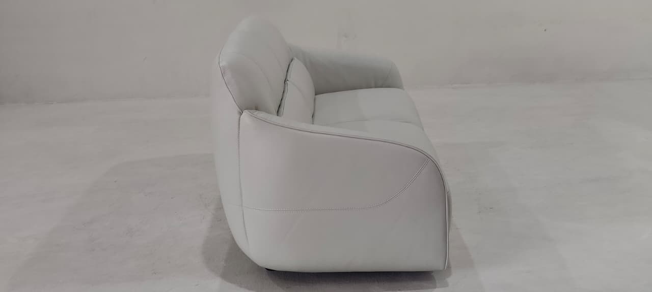 C250-009-20(2) - 3 SEATER - BLR WH