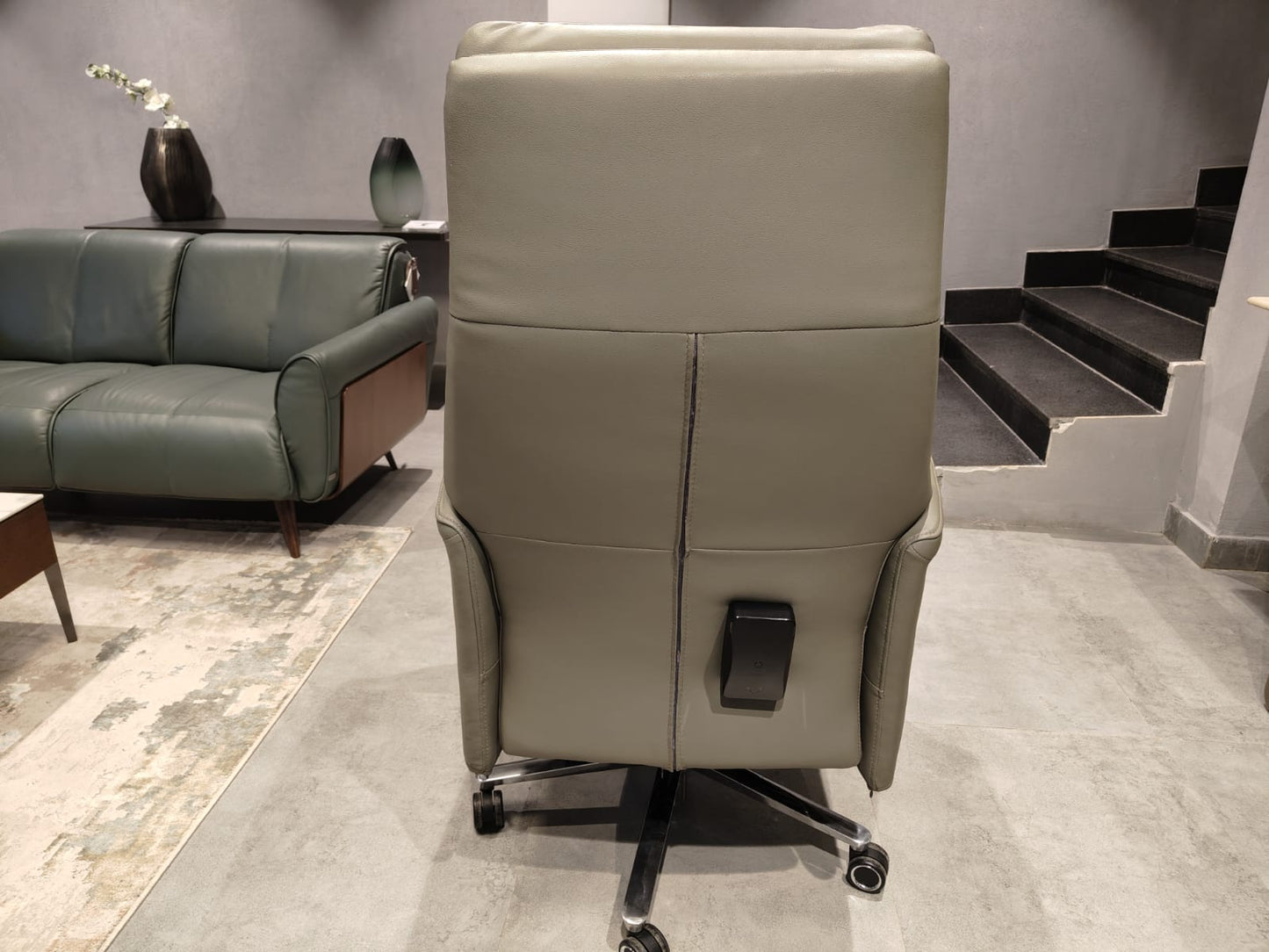 AW2206C-2 - 1 SEATER RECLINER(ELECTRIC) - IND