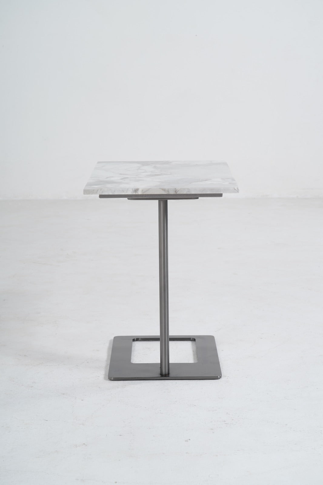 605(3) - COFFEE TABLE - BLR WH