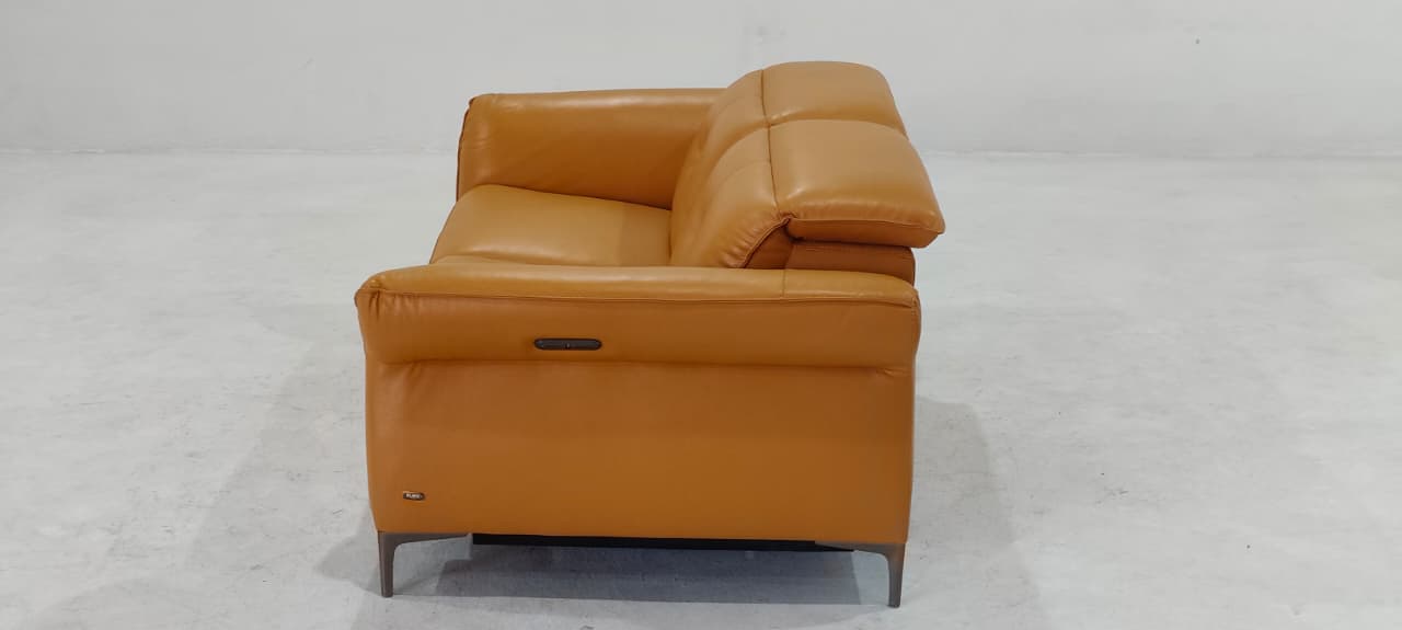 KM.5057(1) - 2 SEATER RECLINER(ELECTRIC) - OUTLET