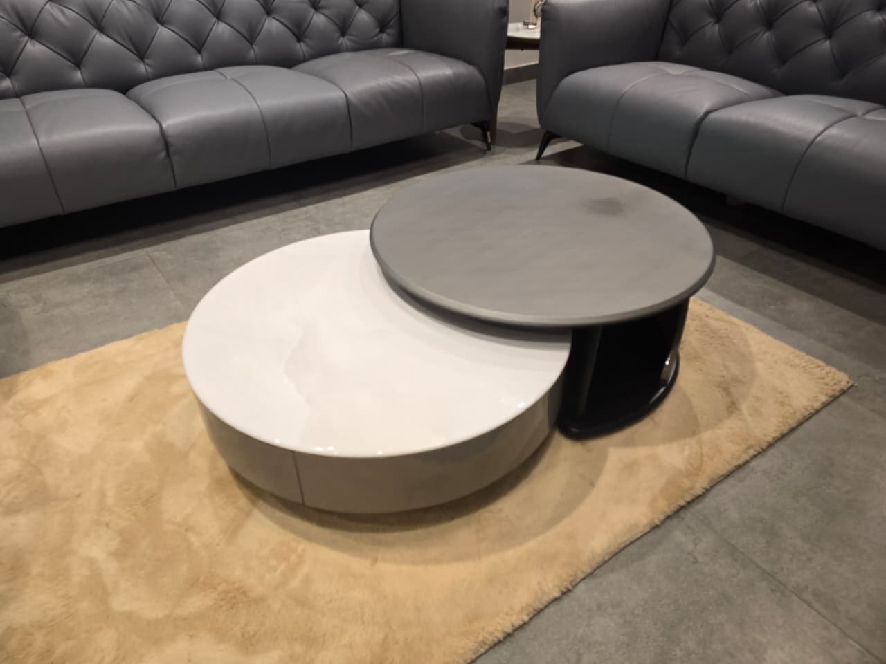 2312 - COFFEE TABLE - OUTLET