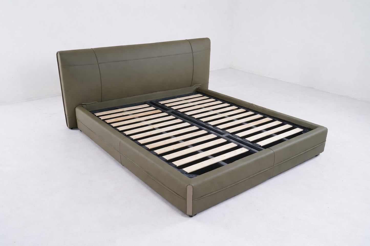 A2092(2) - BED - BLR WH