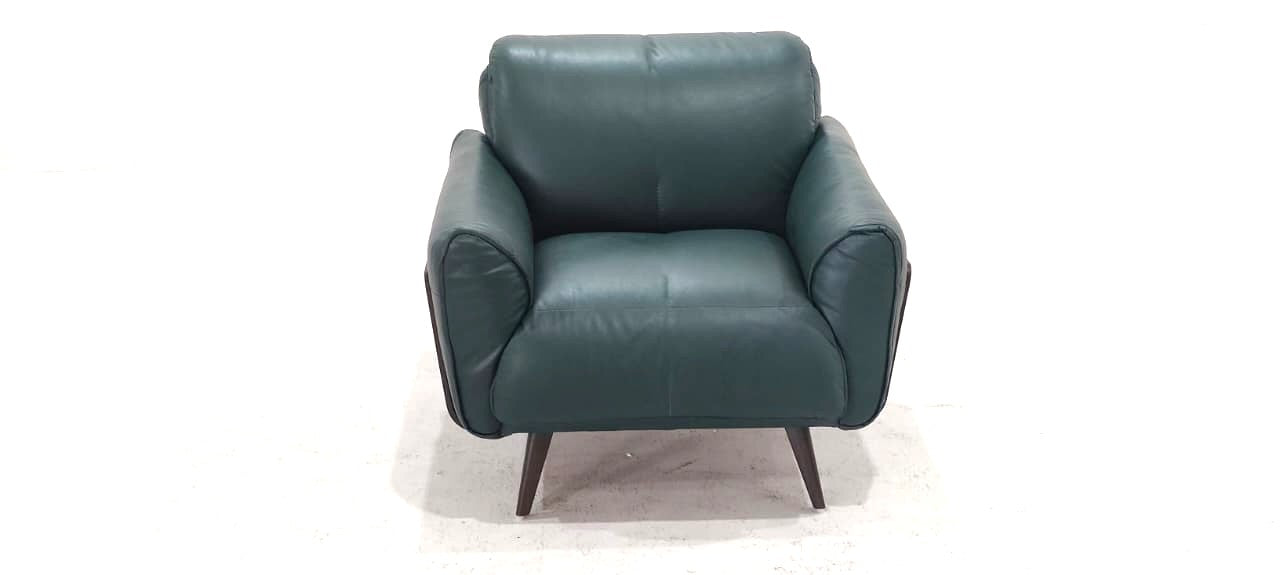 B993-233-24 - ARM CHAIR - BLR WH