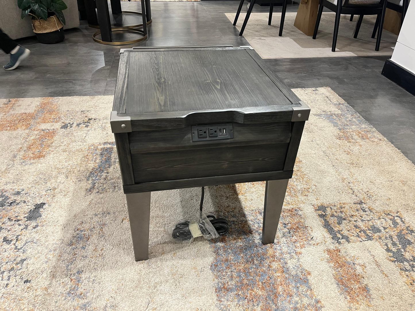T901-3 - SIDE TABLE - NAR