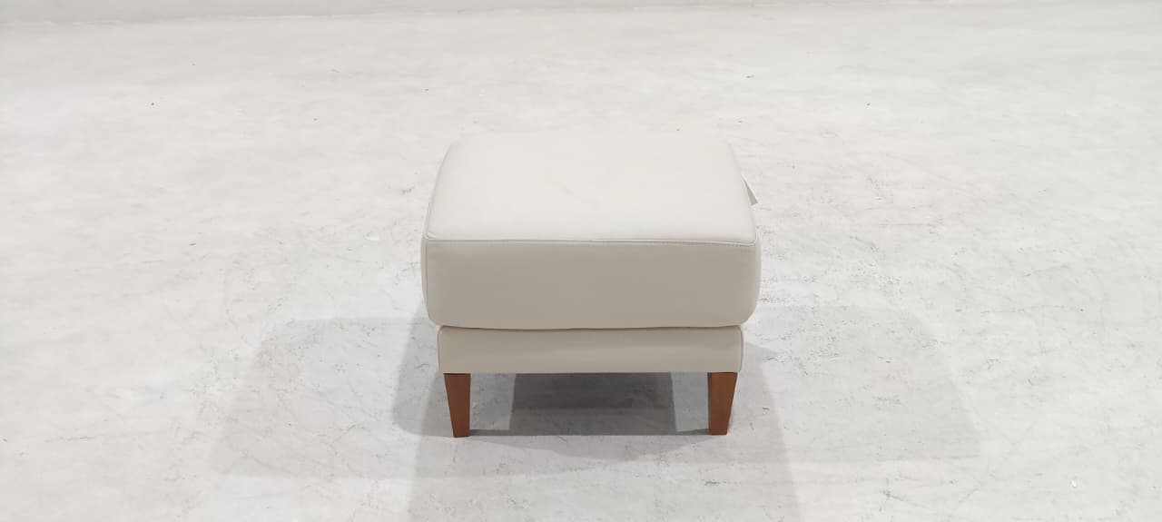 C131-010-A0D2 - OTTOMAN - BLR WH