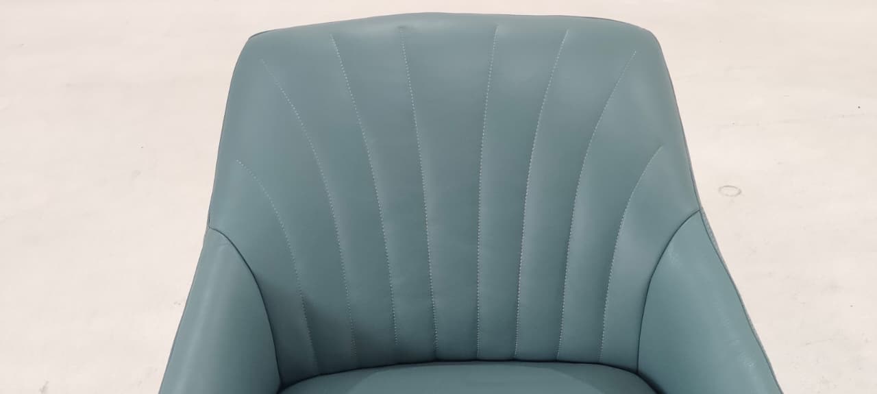 C014-233-20(4) - ARM CHAIR - BLR WH