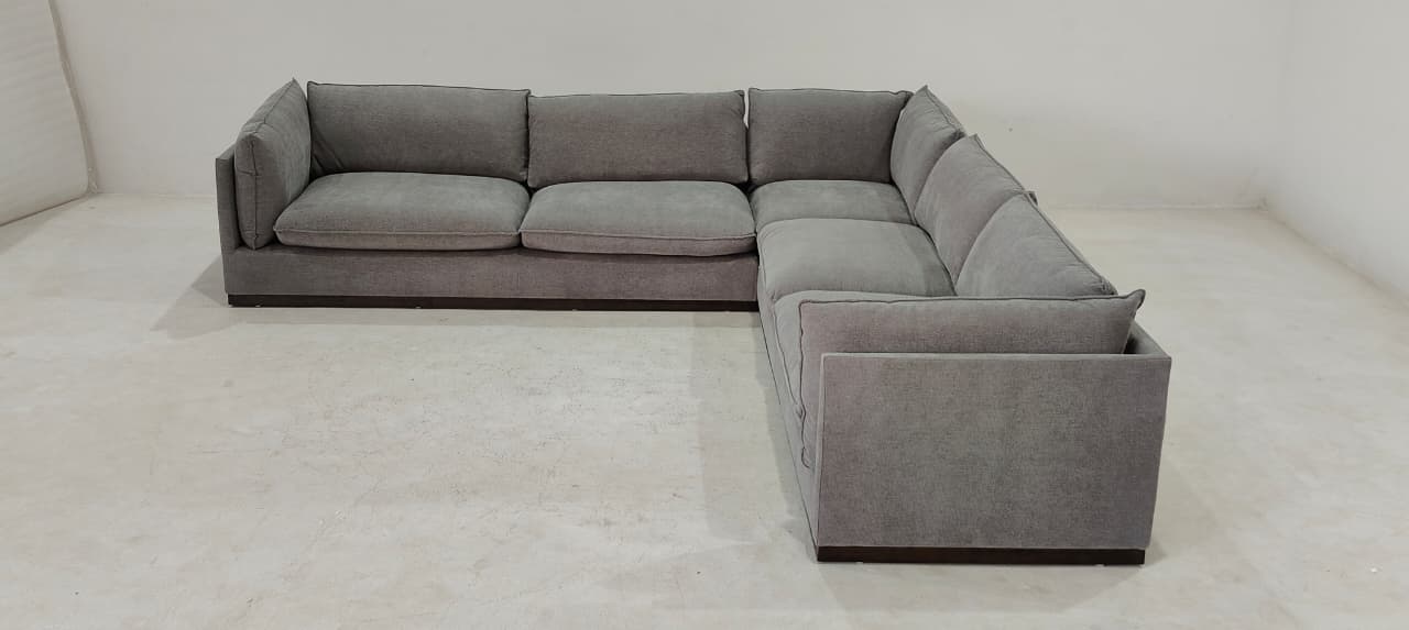 KF.1097(2) - 7 SEATER  - BLR WH
