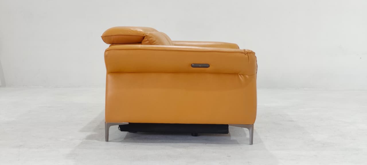 KM.5057(1) - 2 SEATER RECLINER(ELECTRIC) - OUTLET