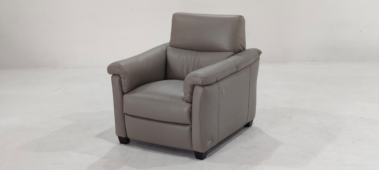 C068-N54-A0BK(2) - ARM CHAIR - BLR WH