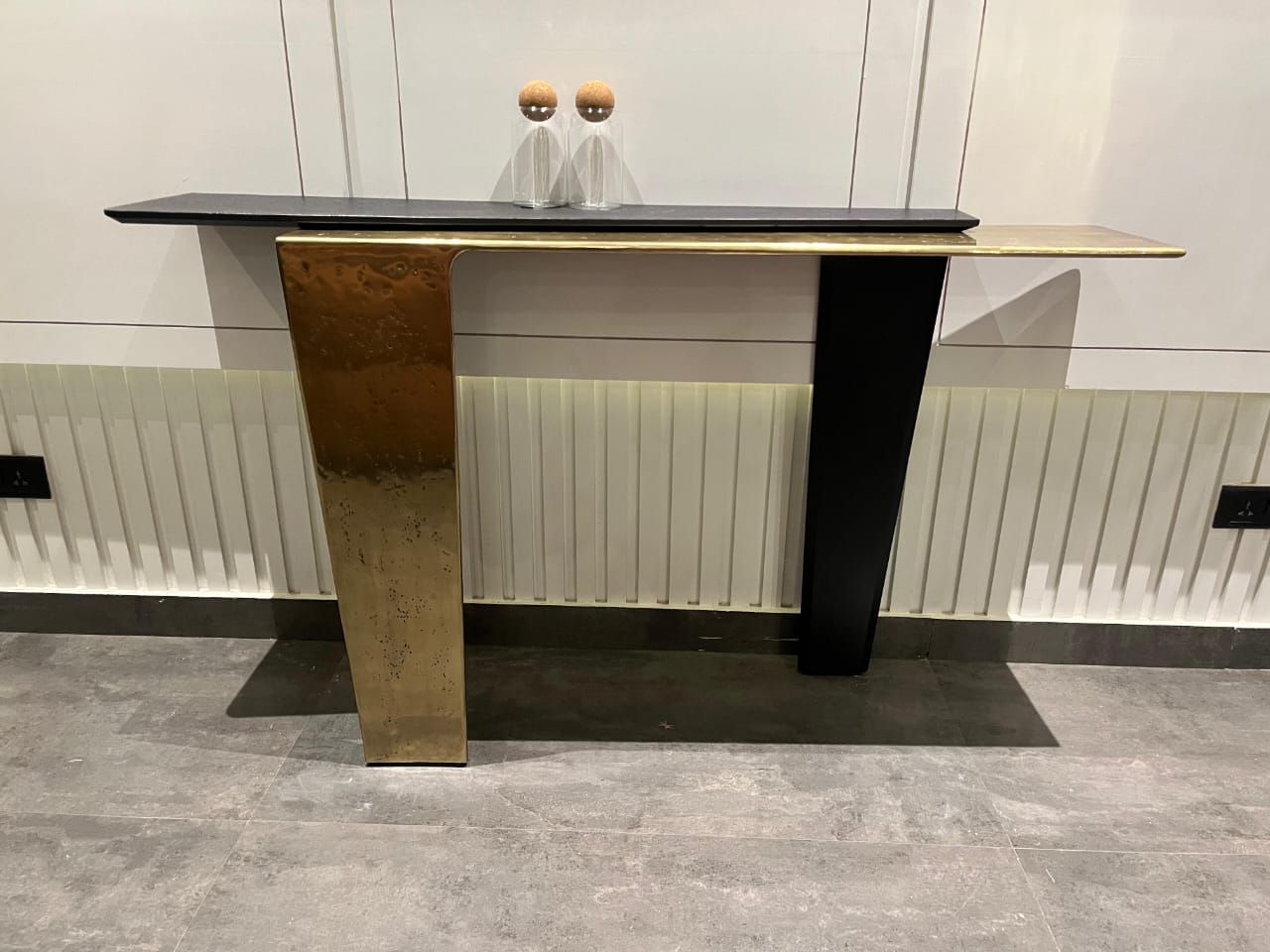 ST344 - CONSOLE TABLE - NAR