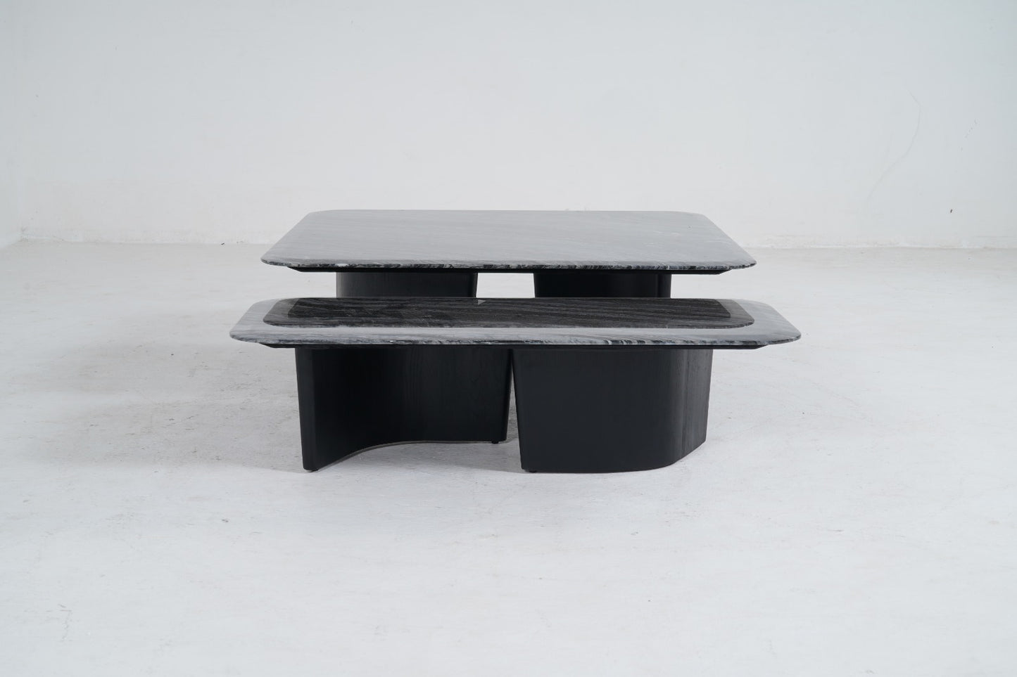 672(2) - COFFEE TABLE - BLR WH