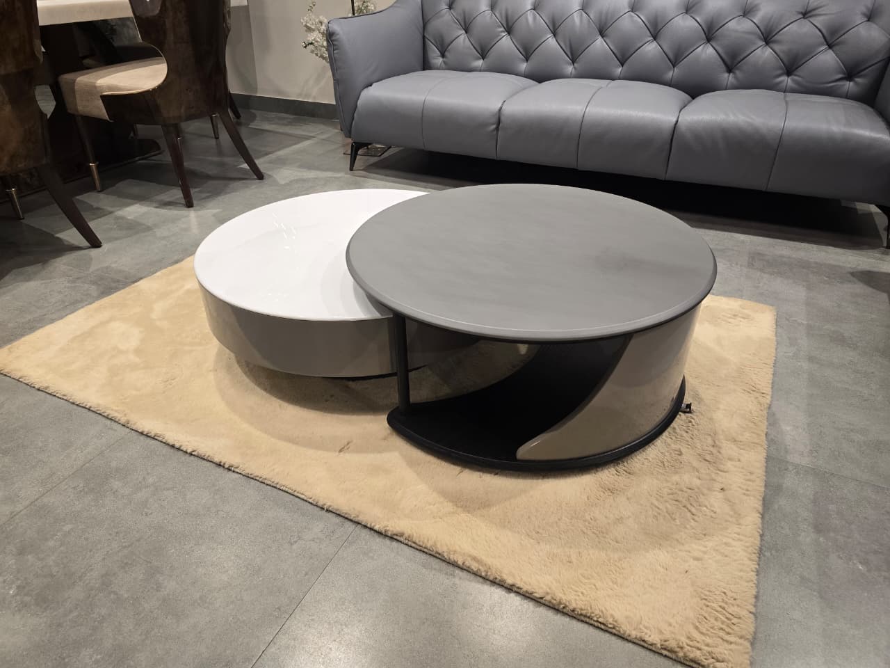 2312 - COFFEE TABLE - OUTLET